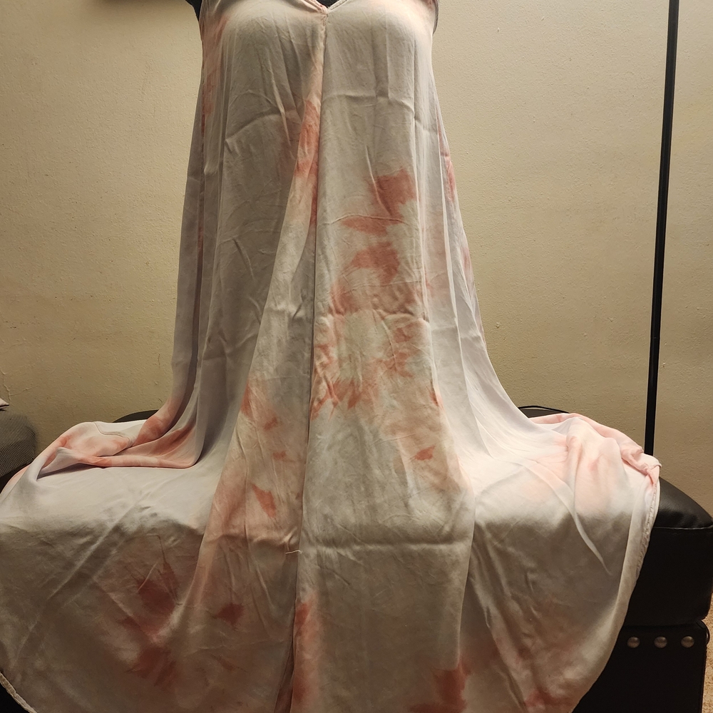 Zara White and Pink Garment